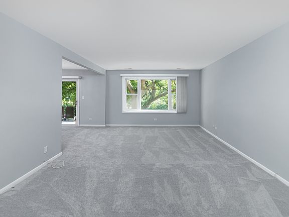 3rd image of 8210 Elmwood St #210