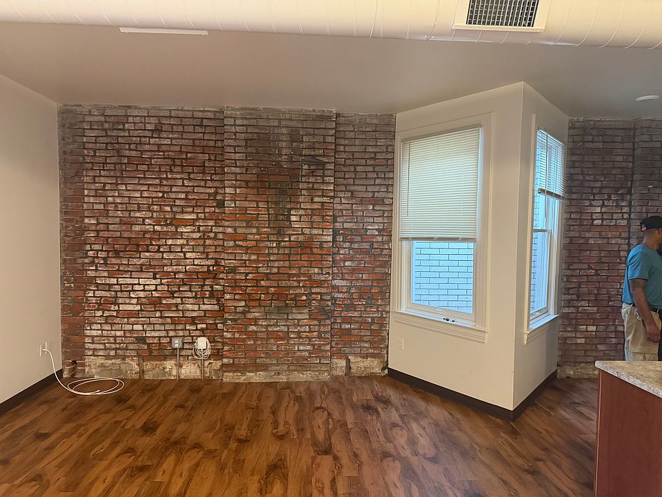 1st image of 2800-2812 Chippewa St #A