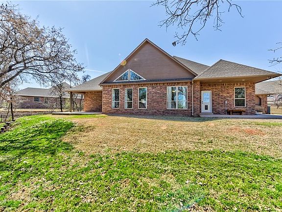 5th image of 2143 Estancia Cir