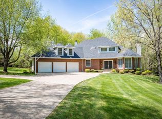 412 Woodcrest Ln, Muscatine, IA 52761