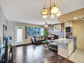 3014 Cornwall Dr, Boca Raton, FL