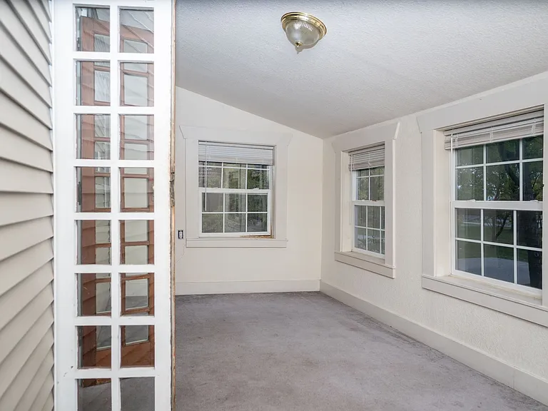 1321 Paris Rd — Photo 12