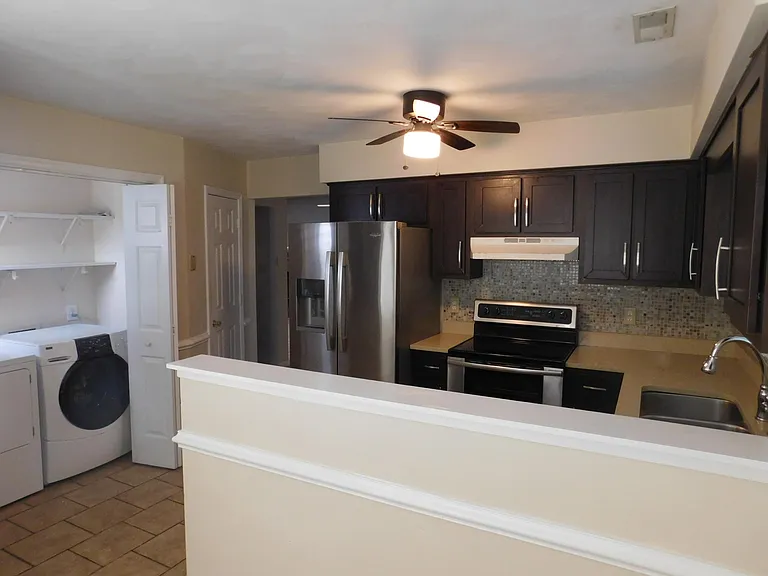 2608 Larchwood Cv — Photo 8