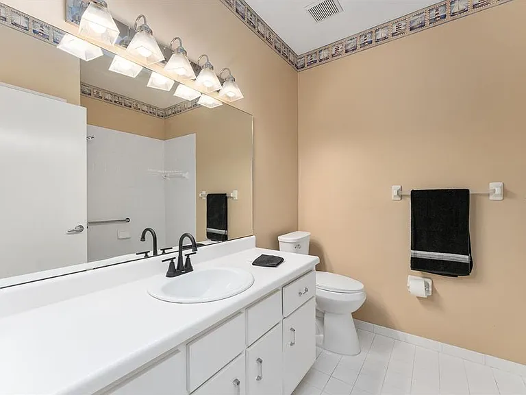 3725 NW 58th Pl — Photo 13