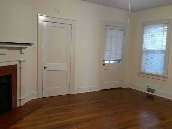 4th image of 1305 E Blackstock Rd