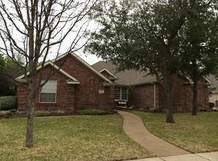 9008 Thornberry Dr, North Richland Hills, TX 76182