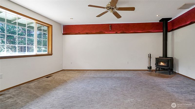 4th image of 2109 Mark Street NE