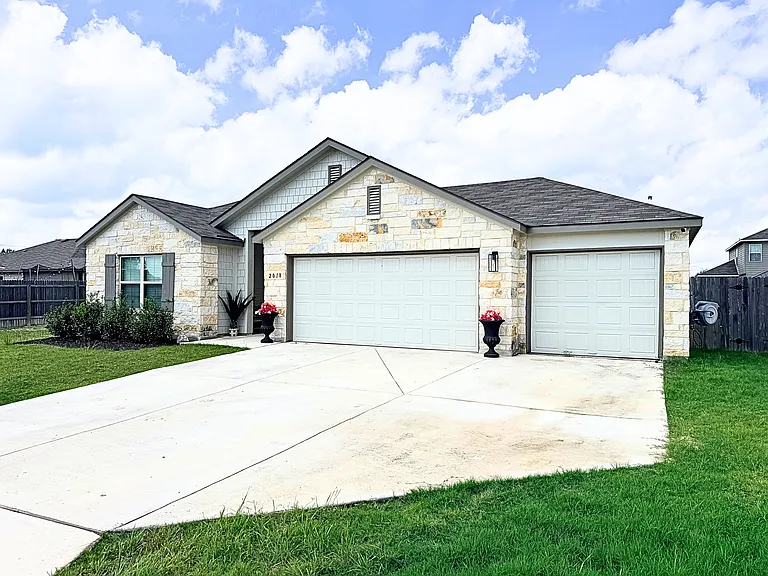 2018 Reserve Way — Photo 1