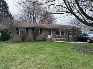 1281 Hollyview Dr, Vermilion, OH 44089