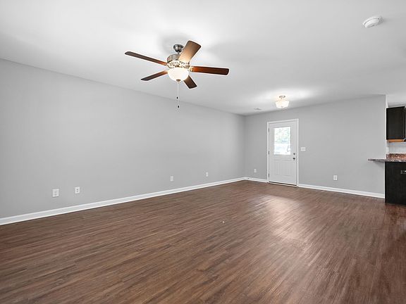 4th image of 1105 Commerce St