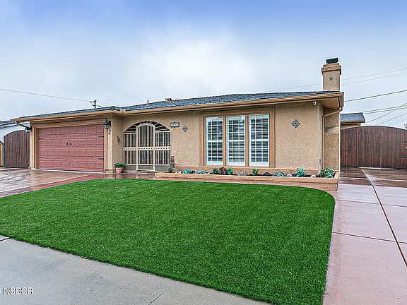 3rd image of 3915 Crestmont Dr