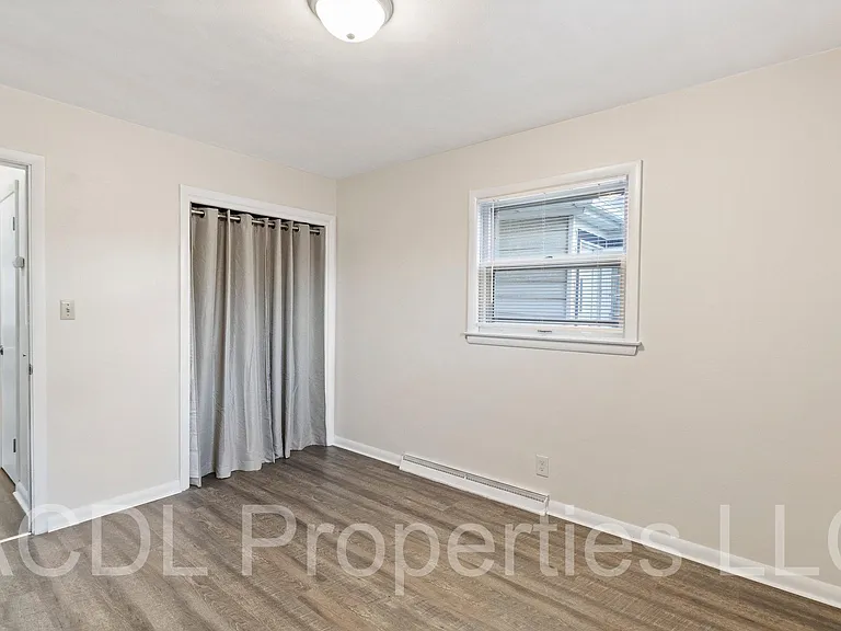 1564 S 74th St — Photo 14