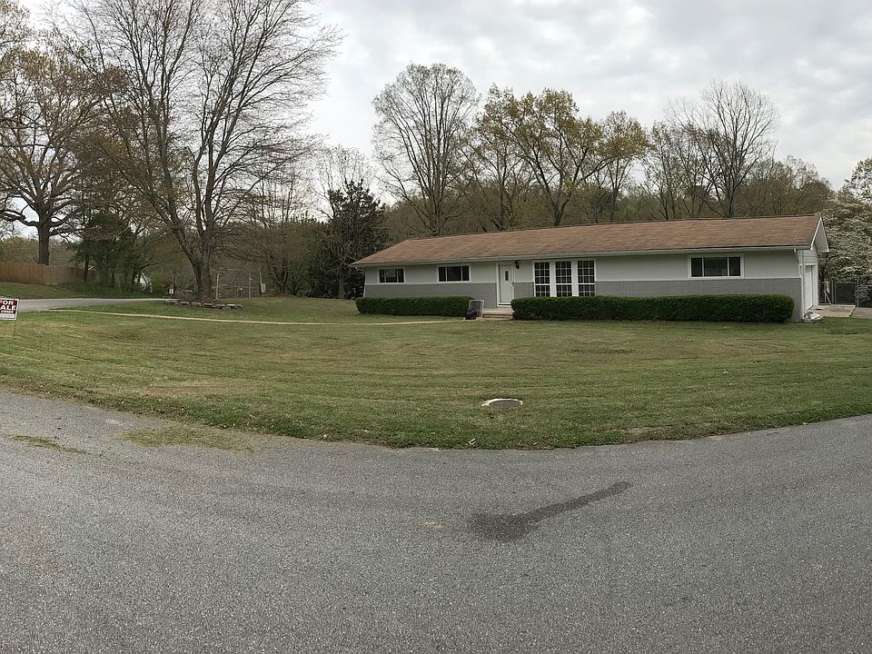 1st image of 6516 Lakeshore Pkwy