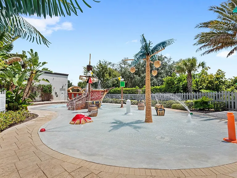 154 Captiva Dr — Photo 30
