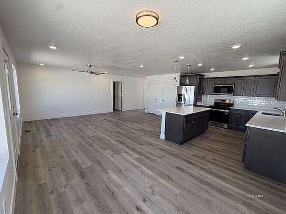 4th image of 1266 Primrose Ln