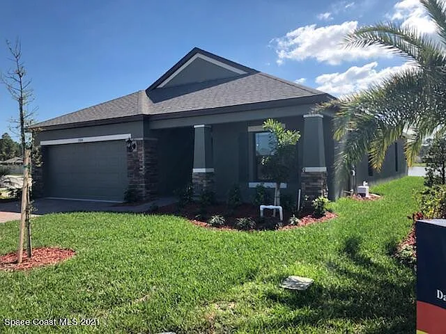 4 bed, 2.0 bath, 1862 sqft, $2,495 — Photo 3