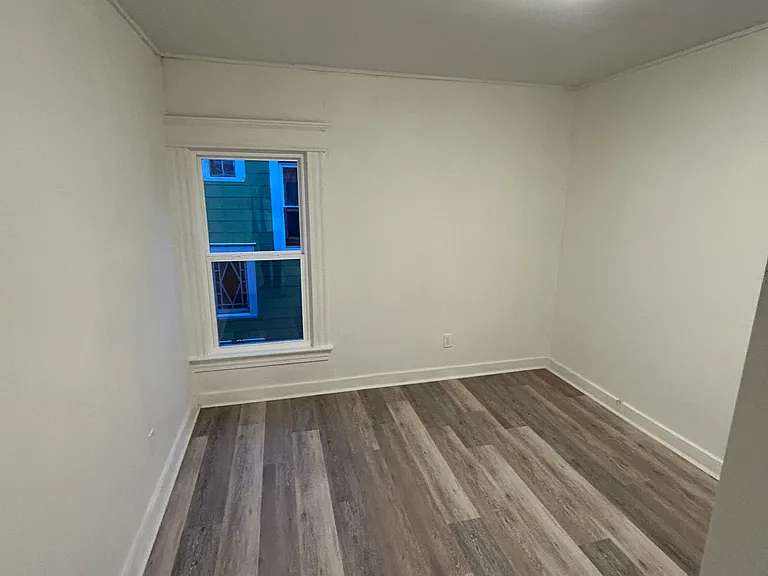 323 W Calthrop Ave #2 — Photo 22