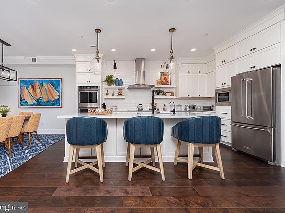 2nd image of 141 West #304