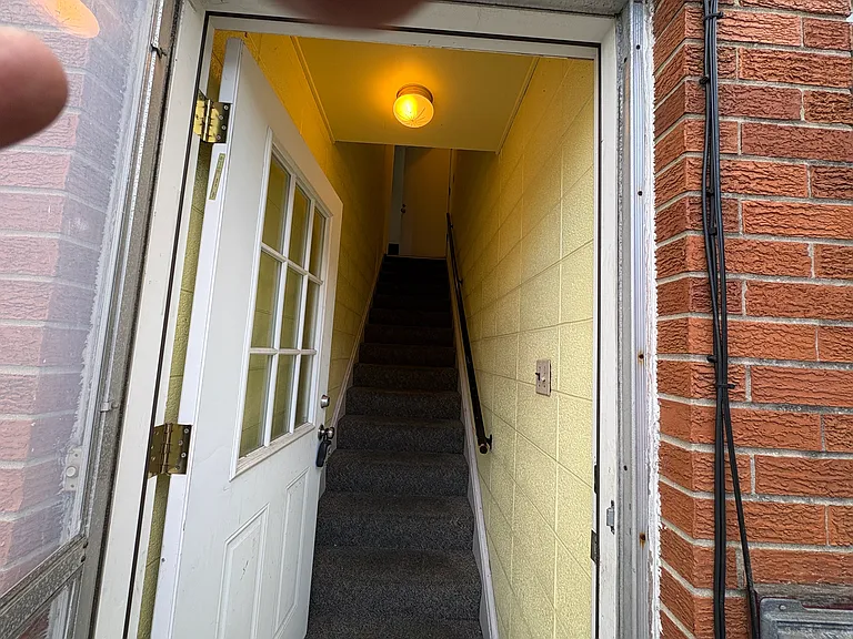 1043 Spinning Rd #1 — Photo 2