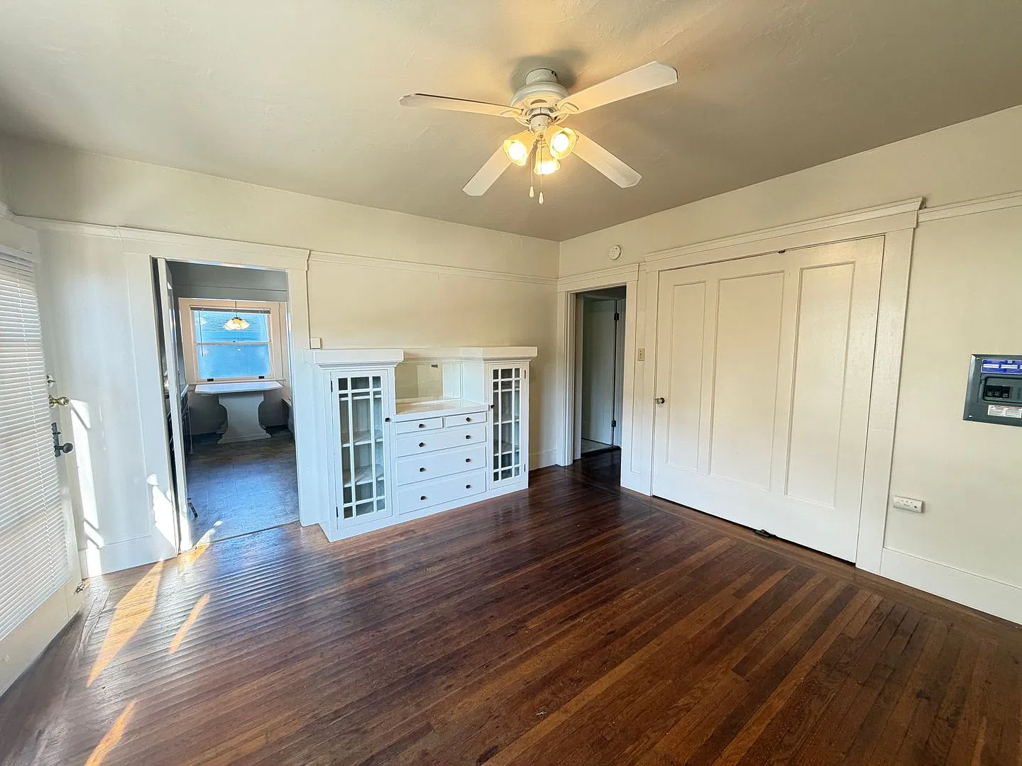 1501 Encinal Avenue — Photo 2