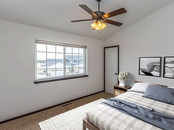 No Furniture 
WE Main Bed Room
(Thanks to Apply Design Team)