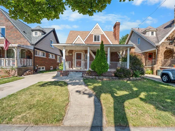 7841 E Morrow Cir, Dearborn, MI 48126