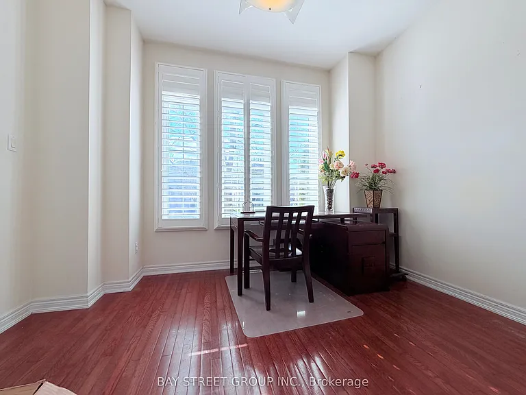 9 Saint Clare Blvd — Photo 3