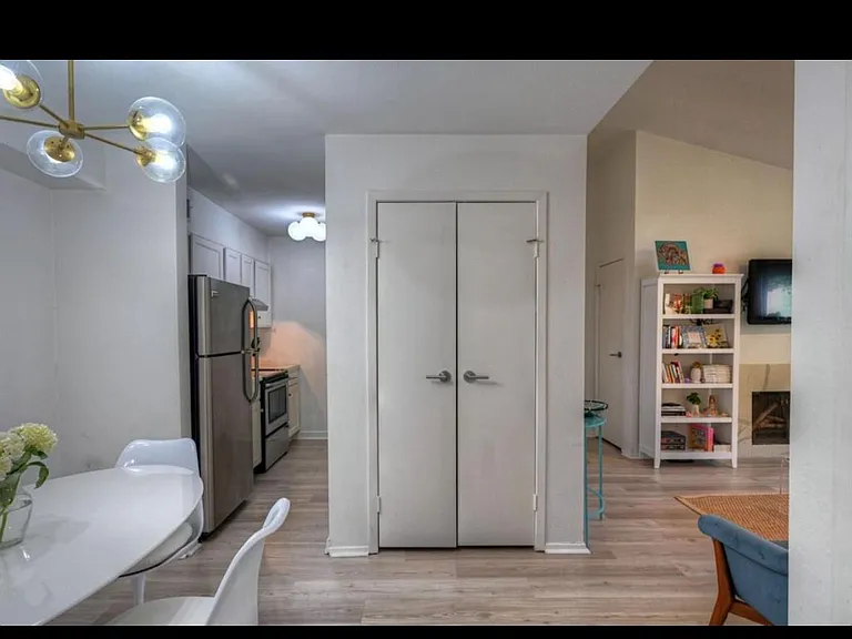 7138 N Holiday Dr — Photo 6