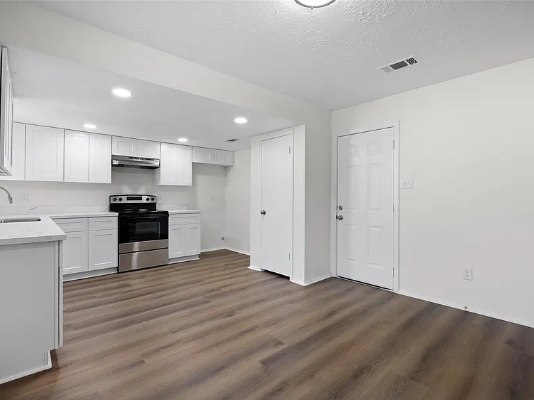 8343 Carriage Creek Dr — Photo 9