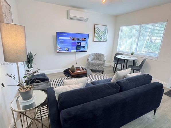 735 NE 15th St APT 4