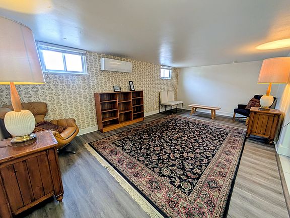 2nd image of 2644 S Lake St