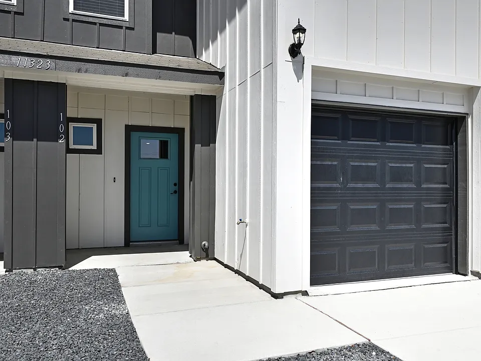 11302 Clearmine St #101