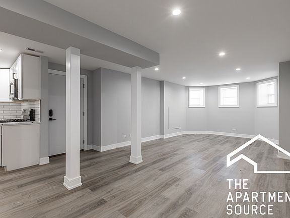 3rd image of 4319 N Francisco Ave #G