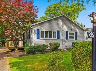 1122 Bel Air Dr NW, North Canton, OH 44720