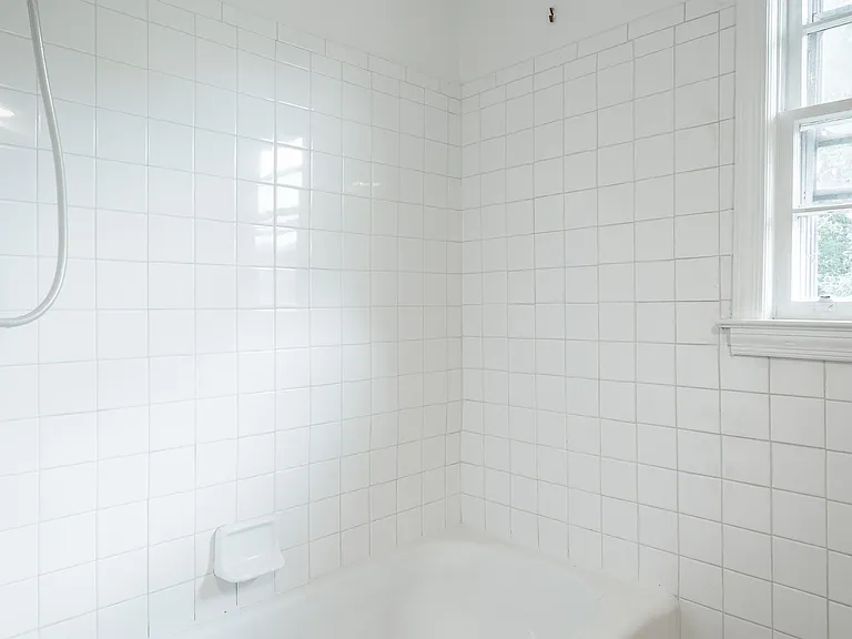 732 Munro Rd — Photo 17