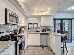 8204 SW 23rd St #20D, Pompano Beach, FL 33068
