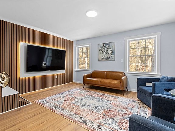 3rd image of 583 Burt Hill Rd