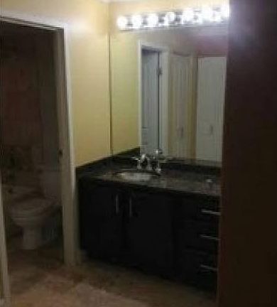 5th image of 700 E 8th St Unit 11N