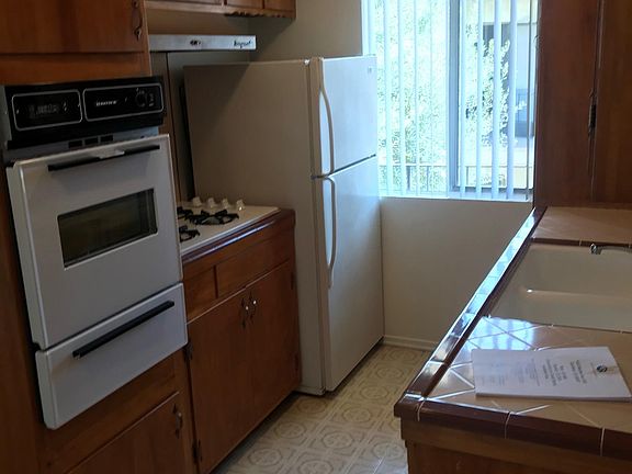 3rd image of 1450 Marine Ave #15