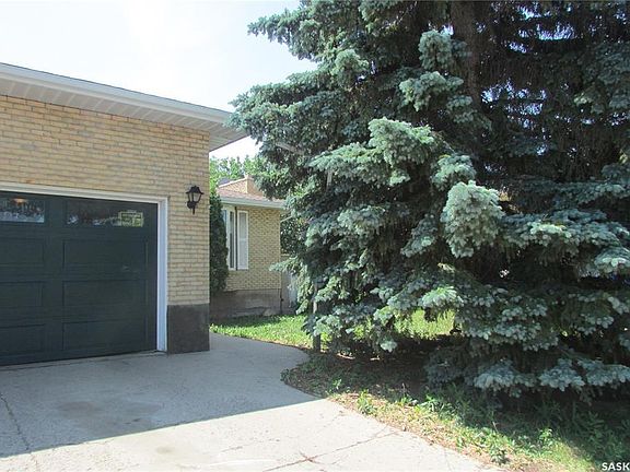3rd image of 286 Froom Cres