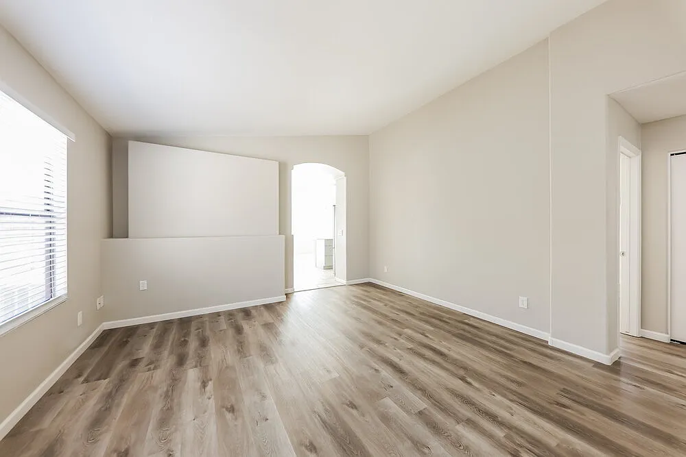 3 bed, 2.0 bath, 1491 sqft, $2,475 — Photo 3