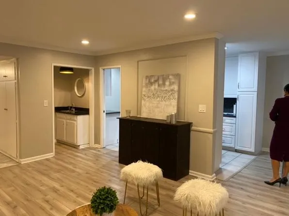 321 N Palm Dr APT 5, Beverly Hills, CA 90210