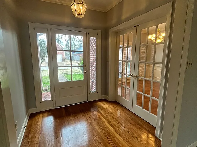 8570 Meadow Green Dr — Photo 6