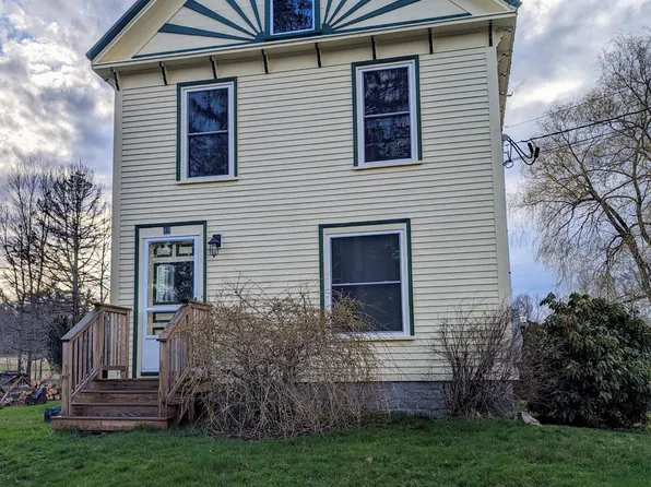 49 Pine Street, Waldoboro, ME 04572