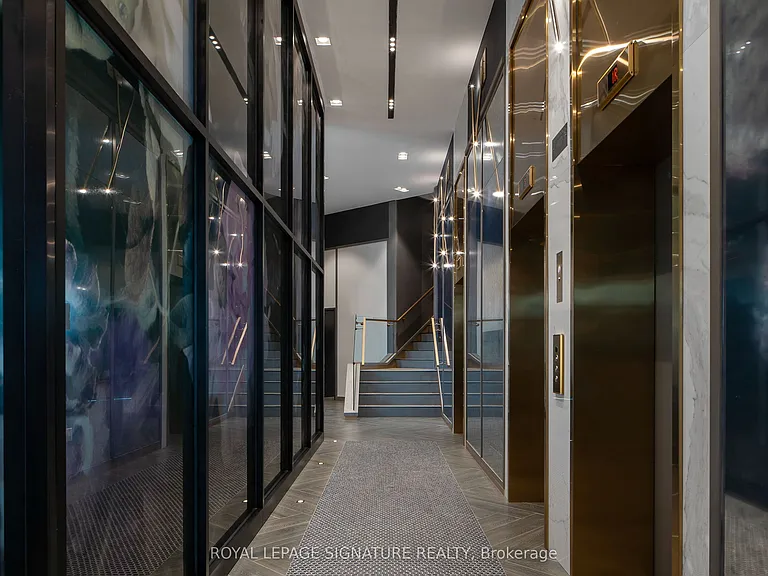 395 Dundas St W #222 — Photo 24
