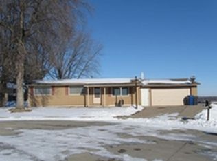 1512 Galaxie Dr, Hinton, IA 51024