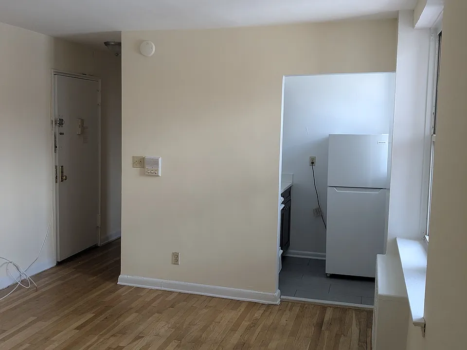 41-24 50th St #4D
