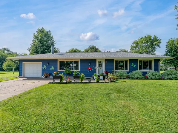 105 Spencer Ave, Fruitland, IA 52749