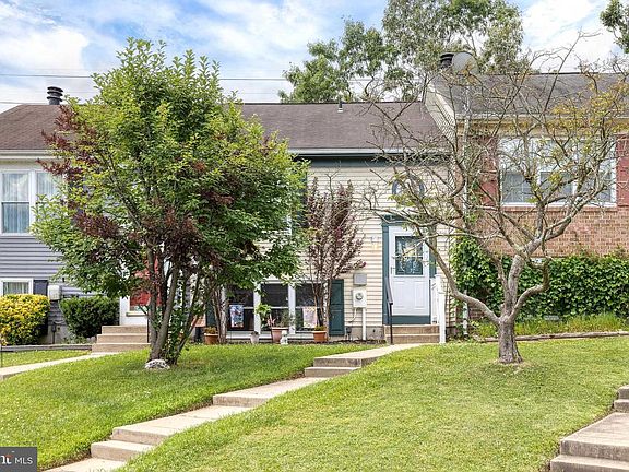 2nd image of 8626 Castlemill Cir