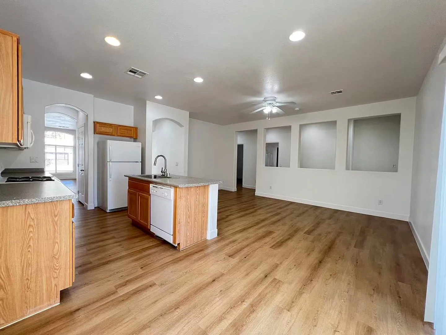 Welcome to this lovely 2-story home located in the North Las Vegas — Photo 4